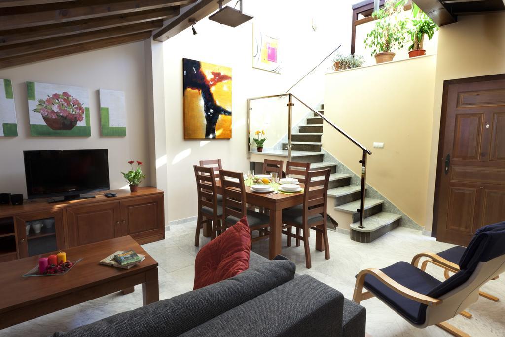 Mercader De Sedas Apartments Pangsapuri
